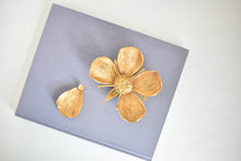 Load image into Gallery viewer, Brass "Party Flower" Ashtray Set and Sculpture