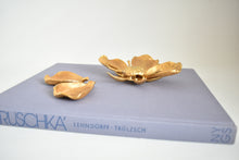 Load image into Gallery viewer, Brass "Party Flower" Ashtray Set and Sculpture