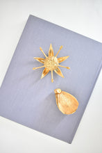 Load image into Gallery viewer, Brass &quot;Party Flower&quot; Ashtray Set and Sculpture
