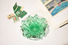 Load image into Gallery viewer, Green Murano Bullicante Bowl
