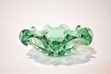 Load image into Gallery viewer, Green Murano Bullicante Bowl
